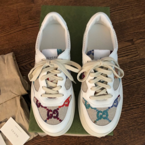 Gucci Size 40.5 Women's GG Logo Platform Low Top Sneakers size 10 us - Picture 1 of 12